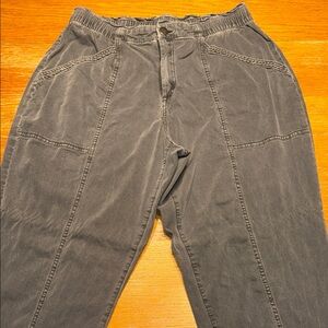 Old Navy Women's Charcoal Cargo Pants